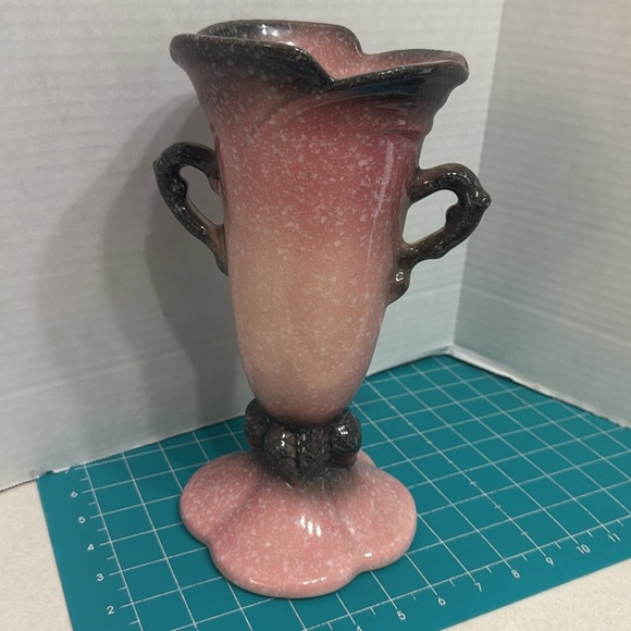 Vintage Hull Pottery Woodland W18 Gray/Pink Speckled 2 Handled Vase 10.5" tal - Picture 4 of 12